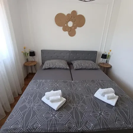 Luna Apartmani Mostar Buitenkant foto